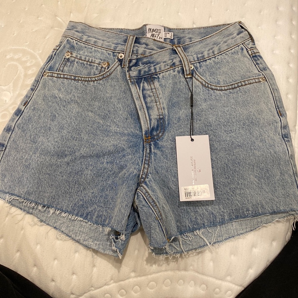 Princess Polly denim shorts - size 0